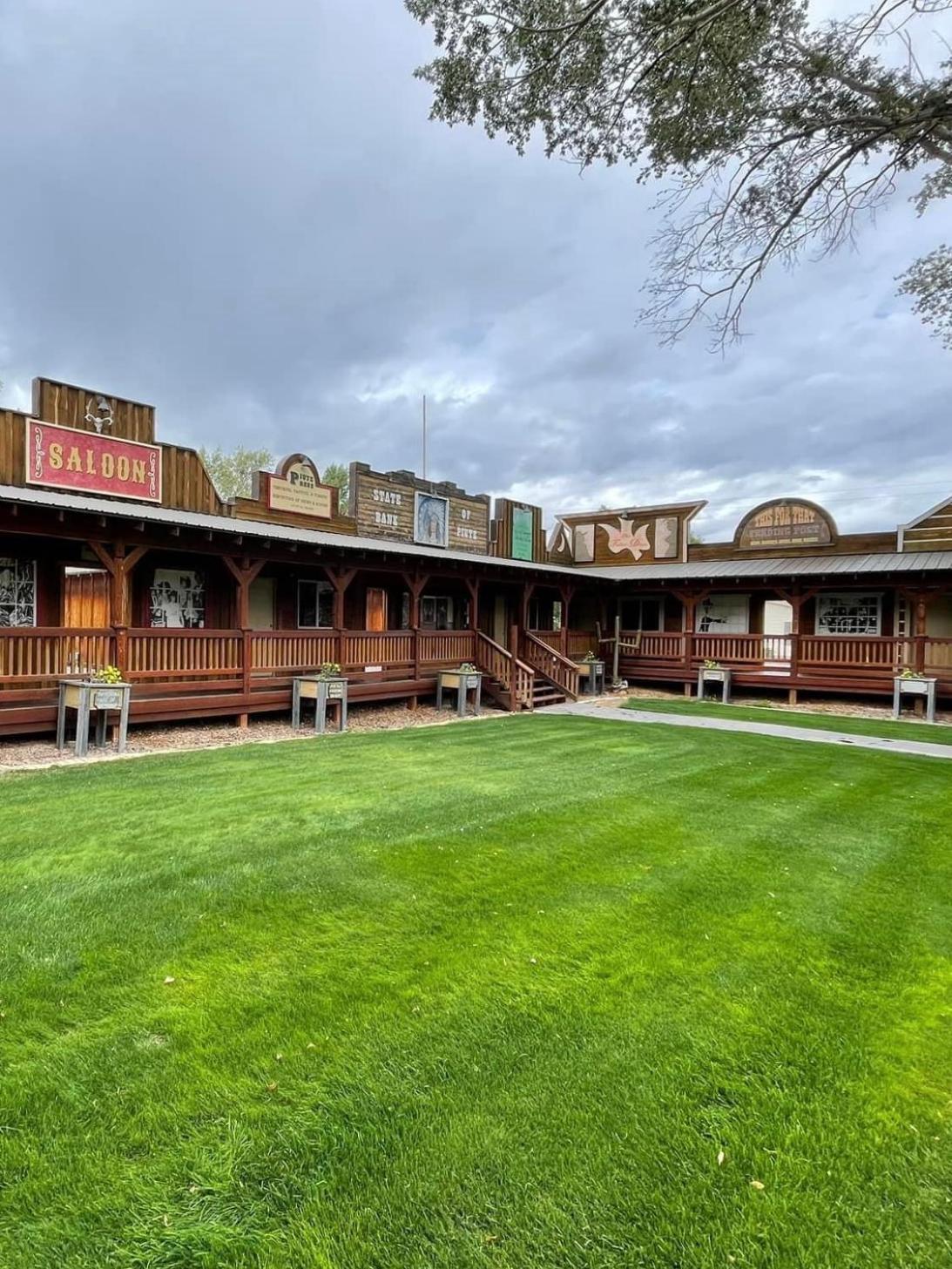 Moore'S Old Pine Inn Marysvale Экстерьер фото