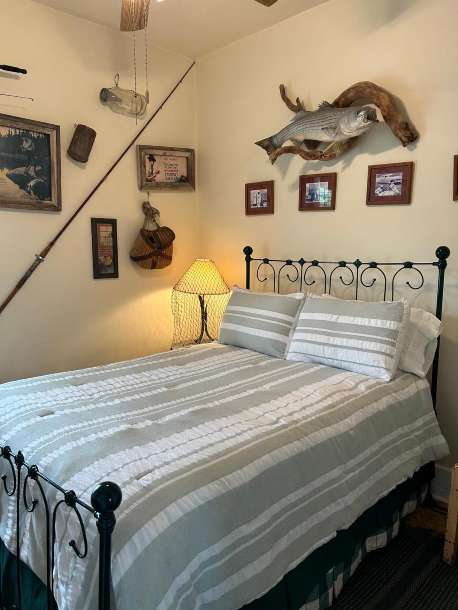 Moore'S Old Pine Inn Marysvale Экстерьер фото
