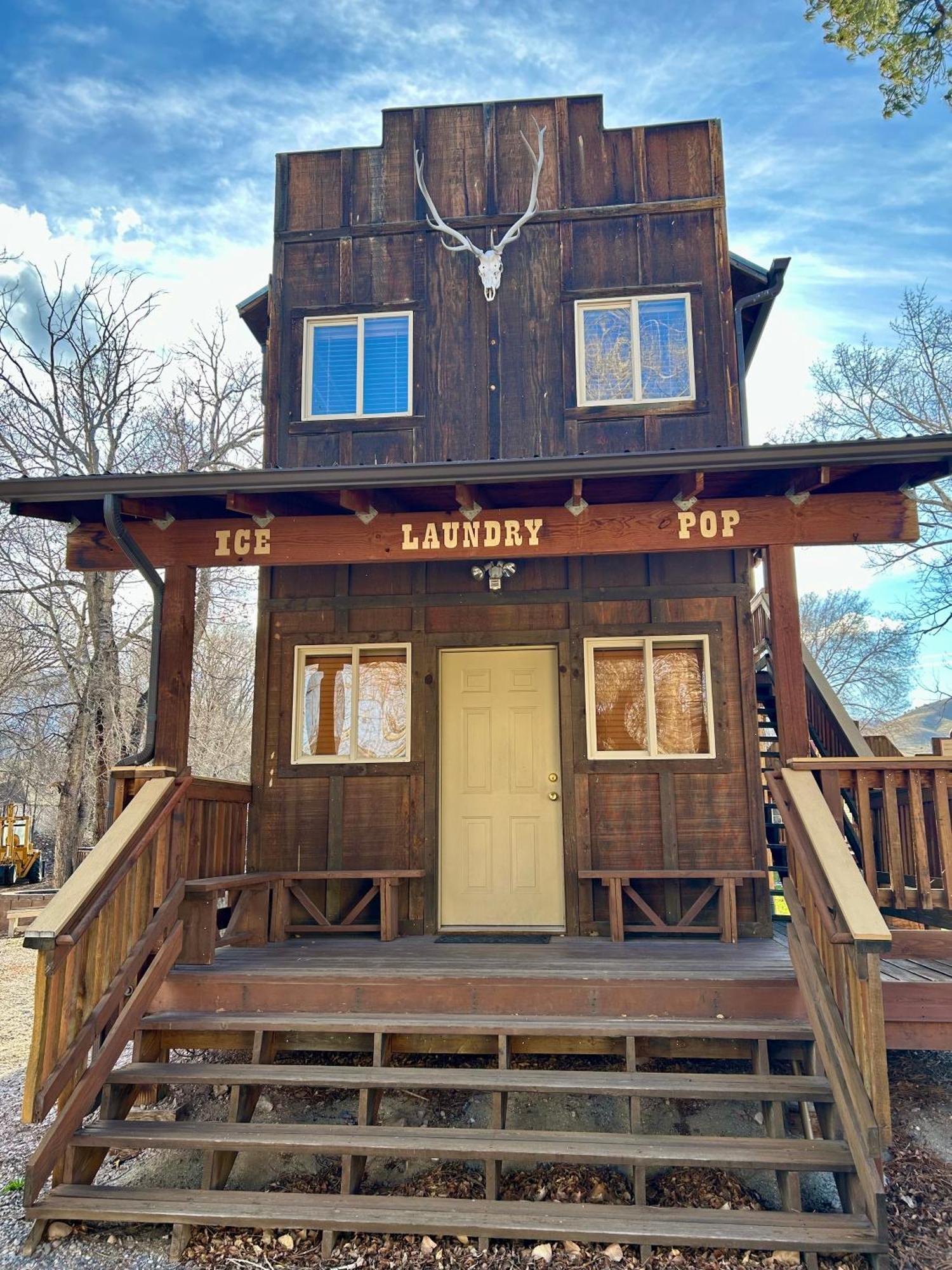 Moore'S Old Pine Inn Marysvale Экстерьер фото