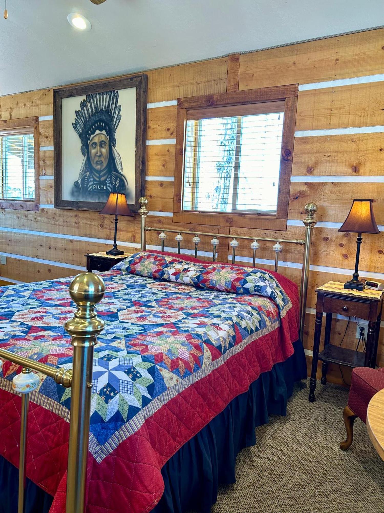 Moore'S Old Pine Inn Marysvale Экстерьер фото