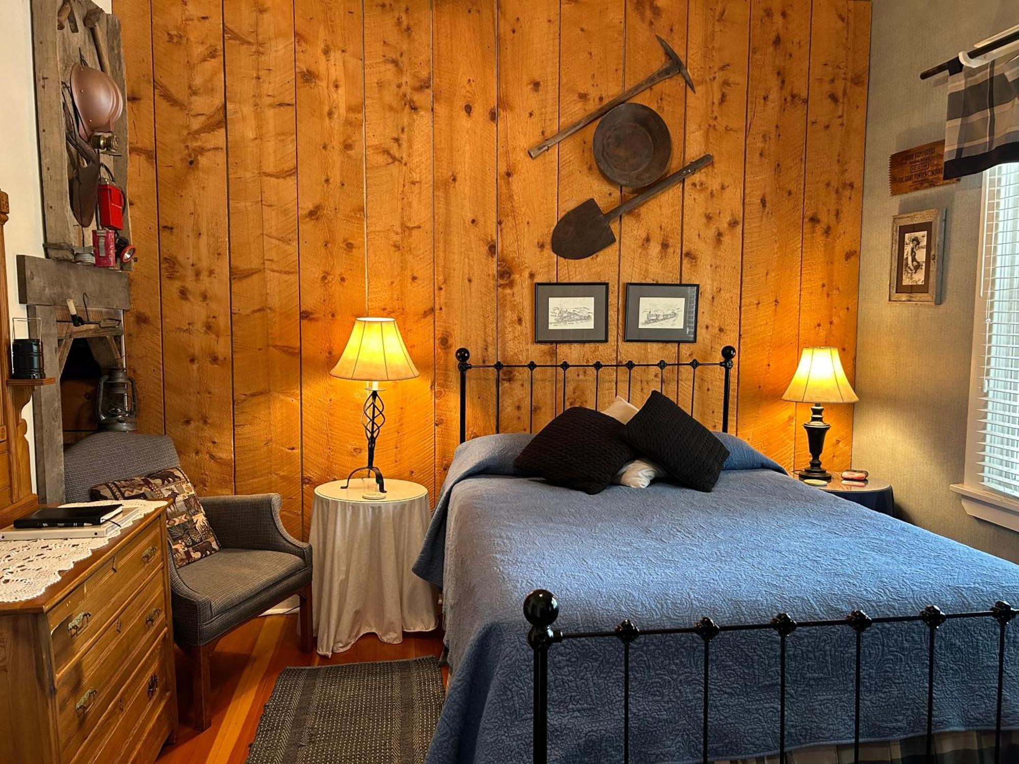 Moore'S Old Pine Inn Marysvale Экстерьер фото