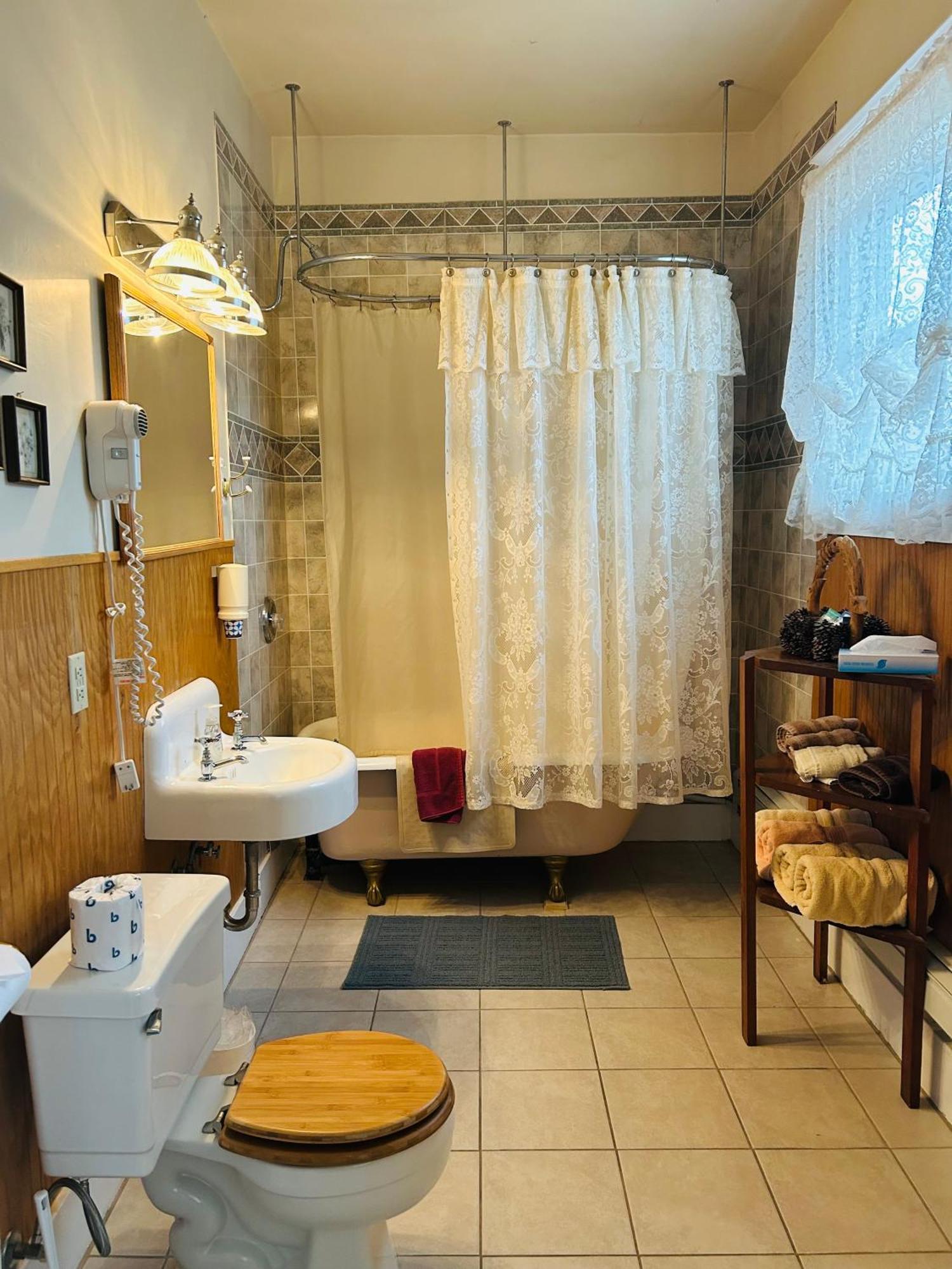 Moore'S Old Pine Inn Marysvale Экстерьер фото