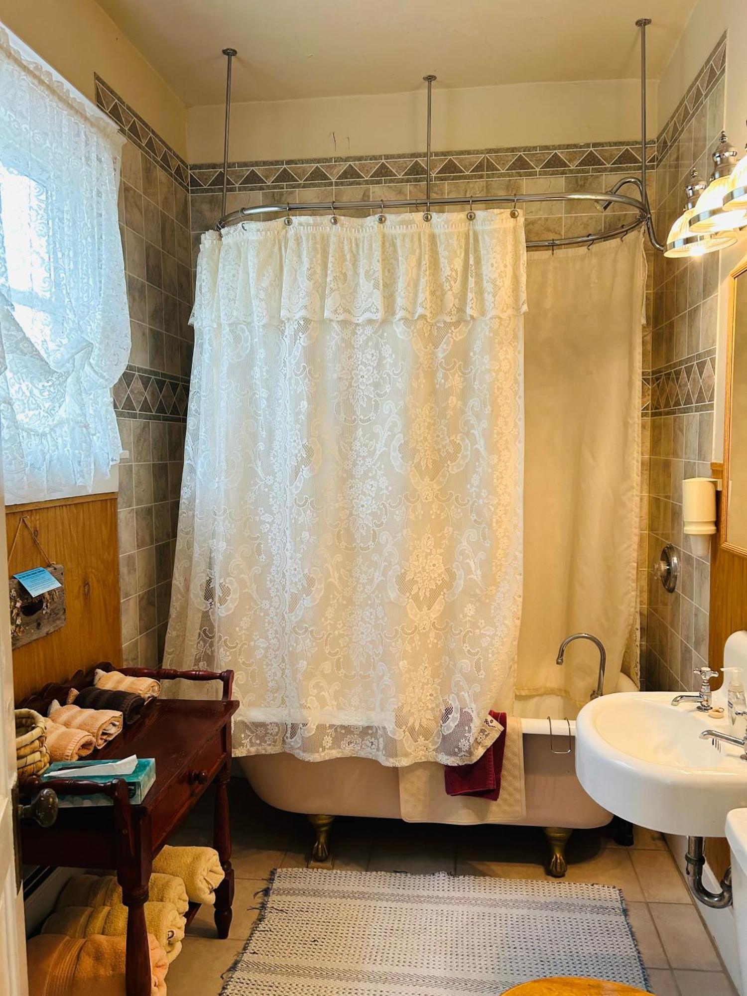 Moore'S Old Pine Inn Marysvale Экстерьер фото