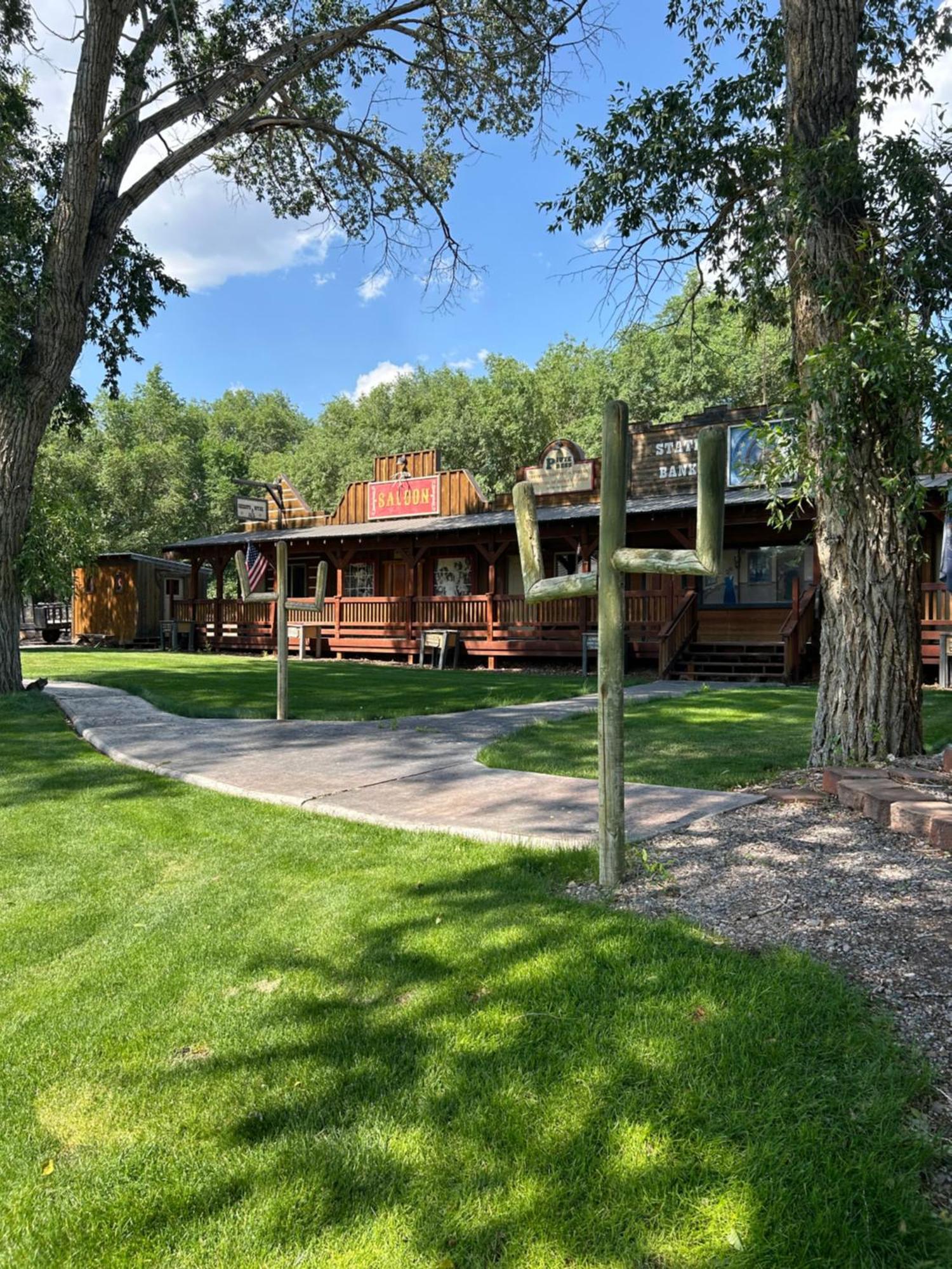 Moore'S Old Pine Inn Marysvale Экстерьер фото