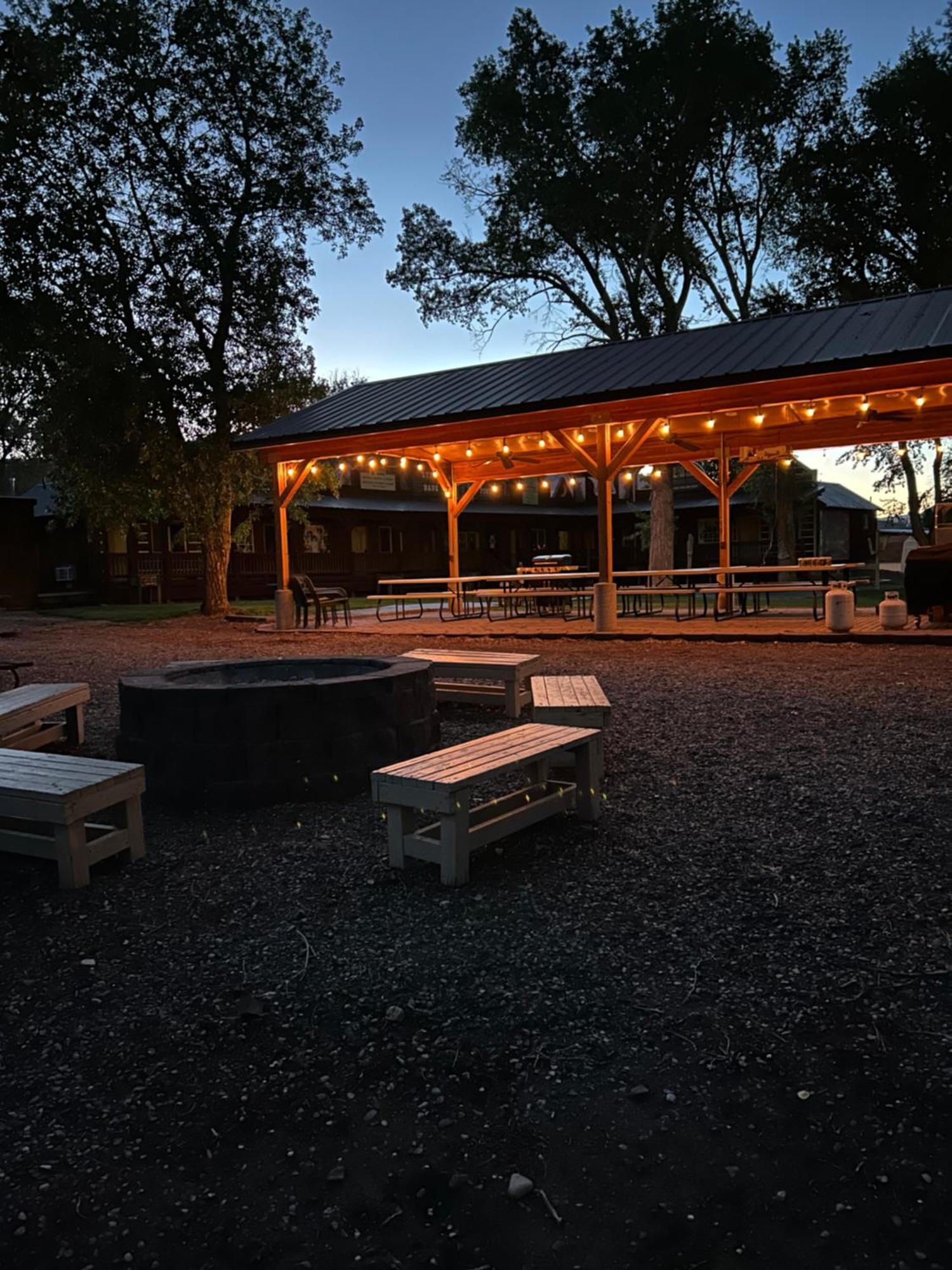 Moore'S Old Pine Inn Marysvale Экстерьер фото