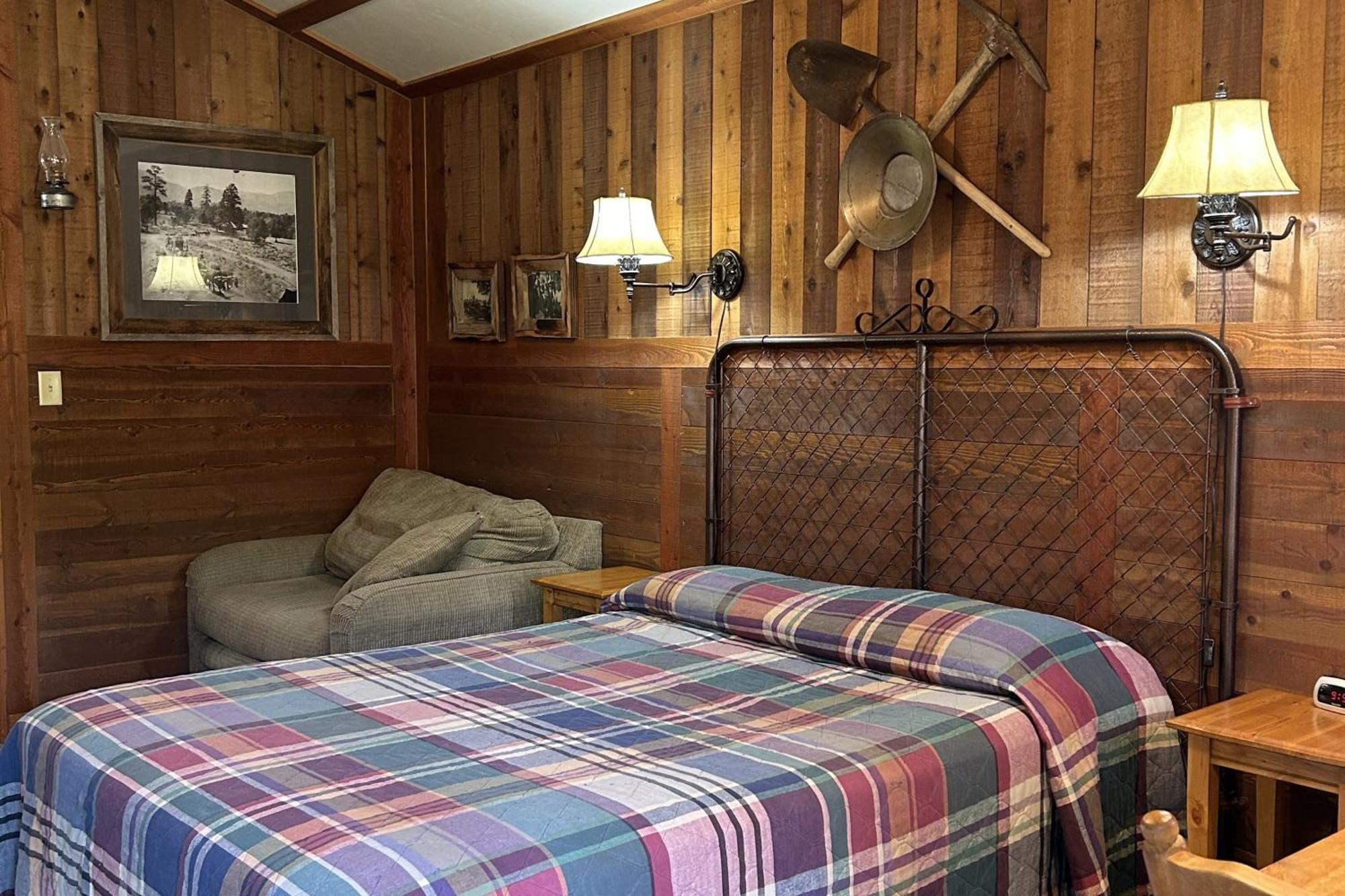 Moore'S Old Pine Inn Marysvale Экстерьер фото